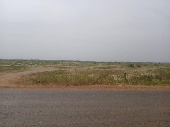 EXCEPTIONNEL À MBODIÈNE : 2 HECTARES AVEC TITRE FONCIER EN BORDURE DE ROUTE NATIONALE 