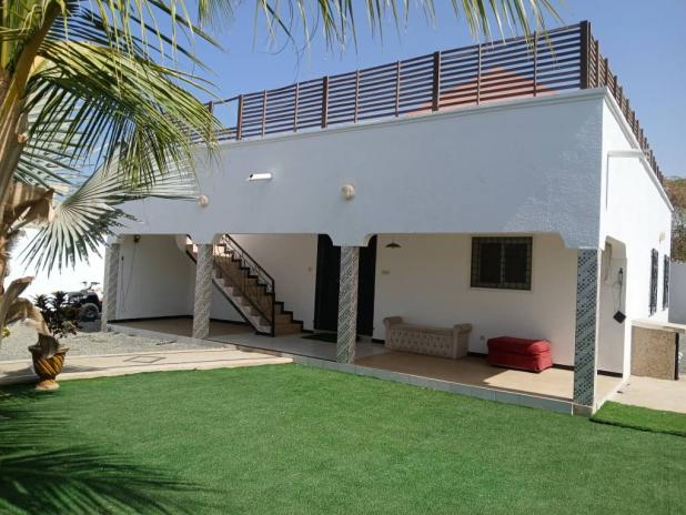 Havre de Paix à louer à Warang : Villa avec Piscine & Jacuzzi